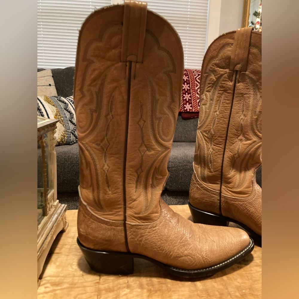 Women’s Vintage Nocona  Leather Cowboy boots. Size 6AA